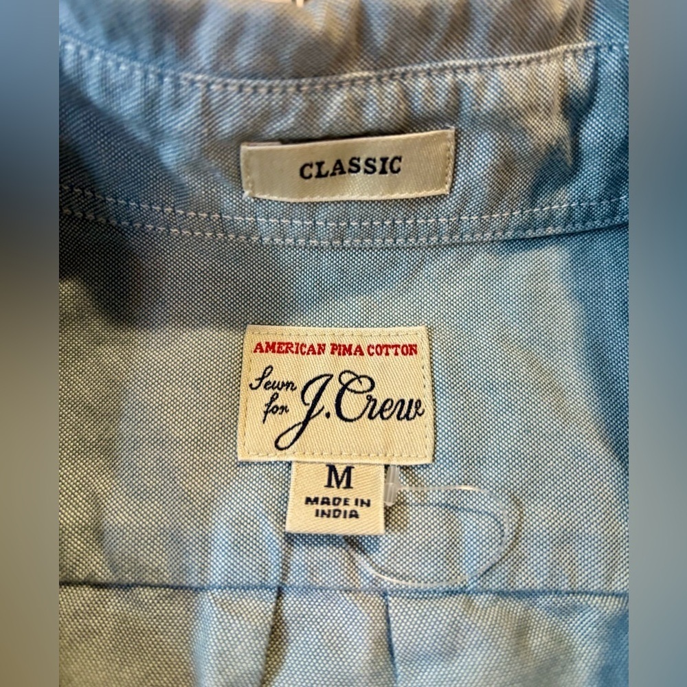 NWOT J. Crew Men’s Size Medium Blue Classic Fit Pima Cotton Button Down Shirt - Picture 3 of 6